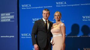 ¿Va portar la dona de Pete Hegseth un vestit de Temu de 42 dòlars al sopar de corresponsals de la Casa Blanca?