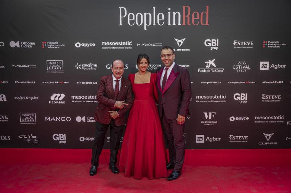 People in Red en imagenes