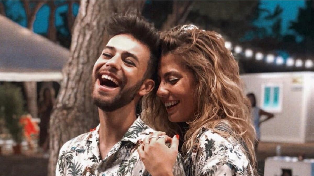 Agoney ha subido fotito junto a Miriam (vestidos iguales)