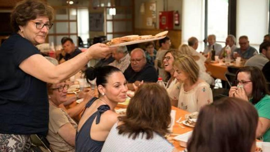 Berenar-sopar per homenatjar la feina dels voluntaris del Fiporc