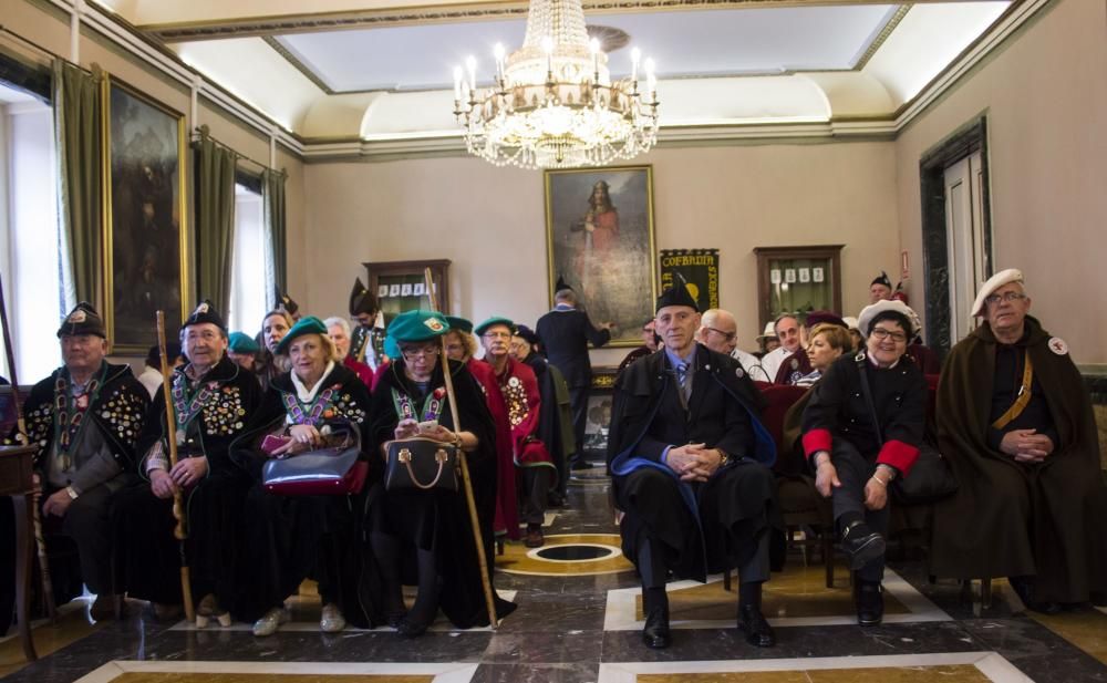 Acto de las cofradías en el Ayuntamiento de Oviedo