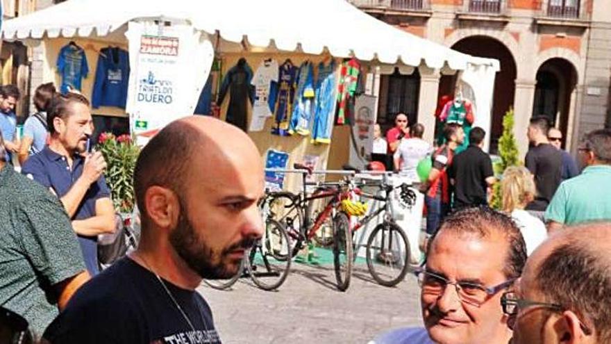 Manuel Alesander Alonso, en la feria del deporte.