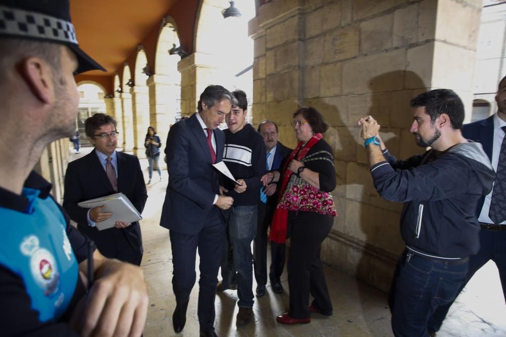 Visita del ministro de Fomento a Avilés