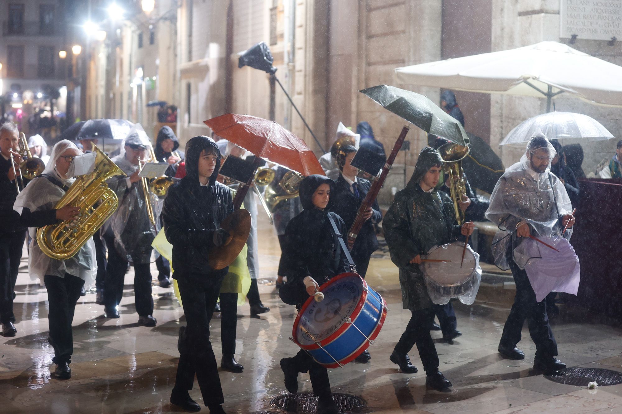 Todas las fotos de la Ofrenda del 18 de marzo por la calle San Vicente entre las 22:00 y las 23:00 horas