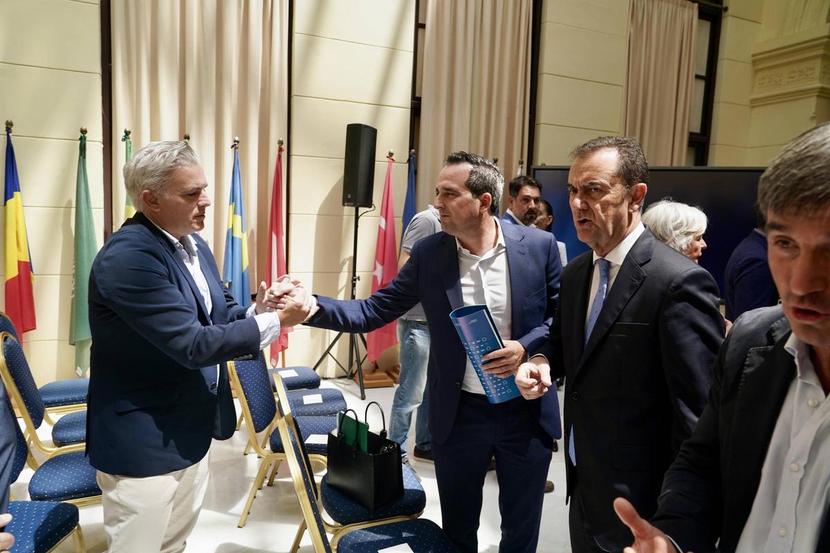 Kike Pérez también estuvo presente como director general del Málaga CF.
