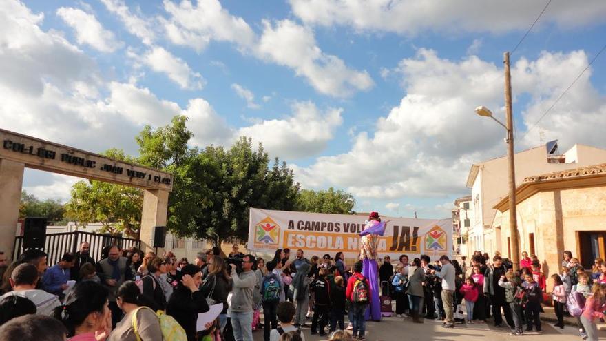Último acto para exigir la construcción de un colegio nuevo en Campos