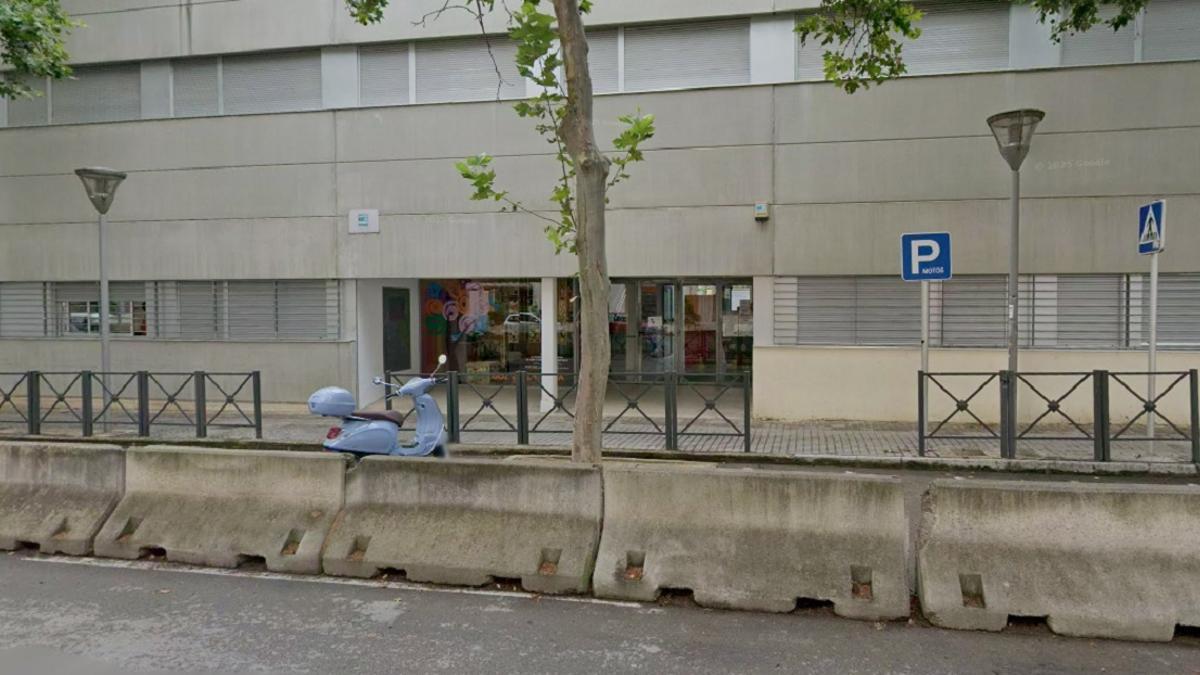 Entrada del colegio Gozalbes Vera de Xàtiva.
