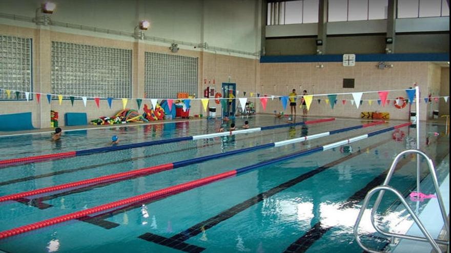 Imagen de una sesión en la piscina Virgen del Carmen de Torremolinos.