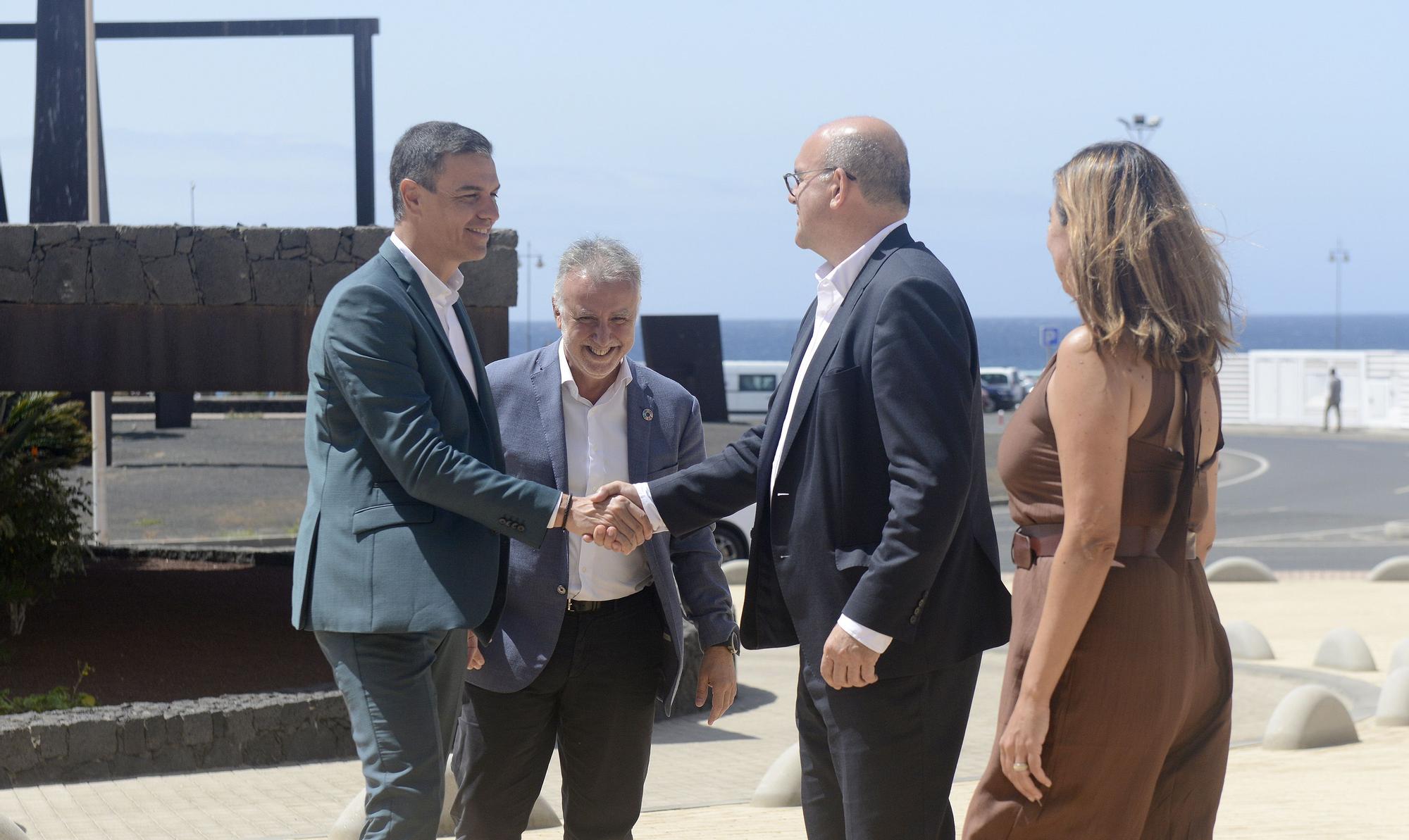 Pedro Sánchez se reunió con el presidente del Gobierno de Canarias en Lanzarote