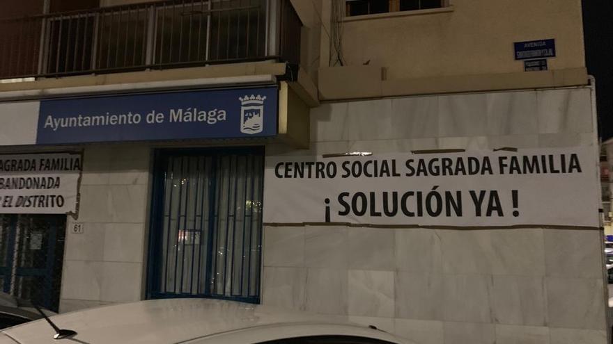 Los vecinos han colgado pancartas en el barrio.