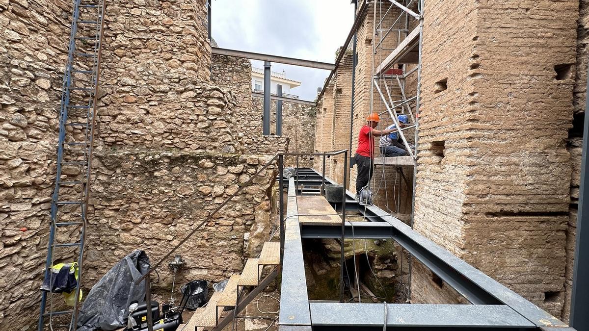 Estepona inicia las obras para recuperar el Castillo de San Luis como museo.