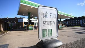 Un gasolinera de Londres cerrada por falta de carburante.