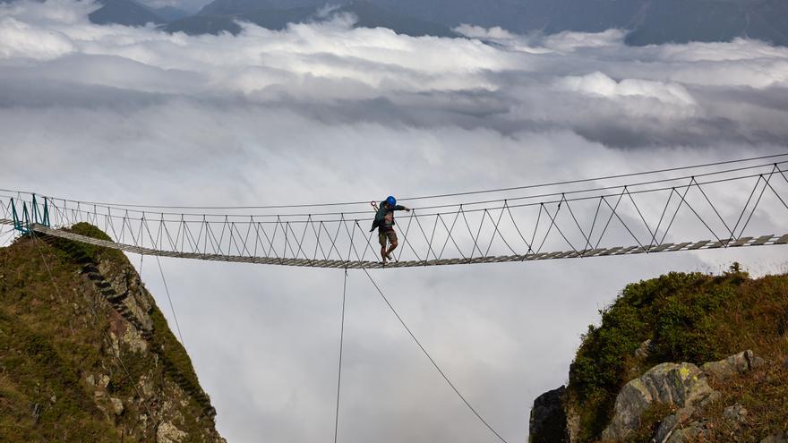 El deporte de moda que pone a prueba tu instinto de supervivencia y tu vértigo