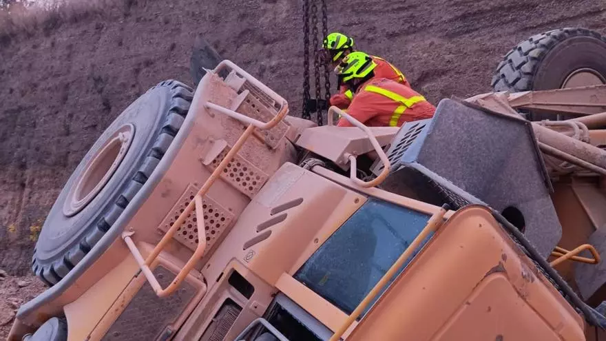 Muere un hombre de 44 años en Llíria al volcar una máquina en una cantera mientras trabajaba