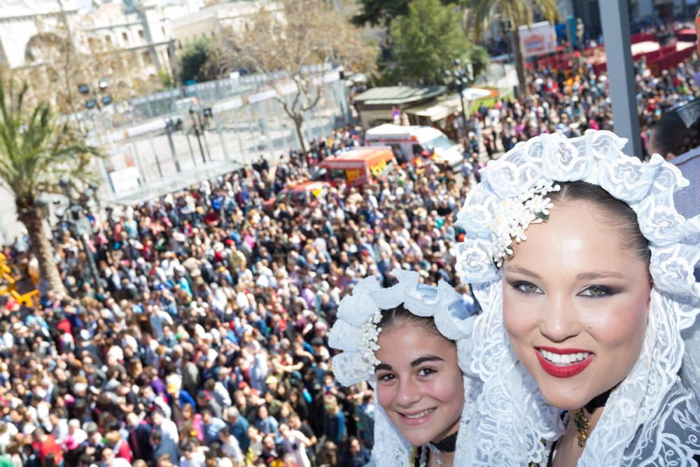 Las belleas, de visita en las Fallas