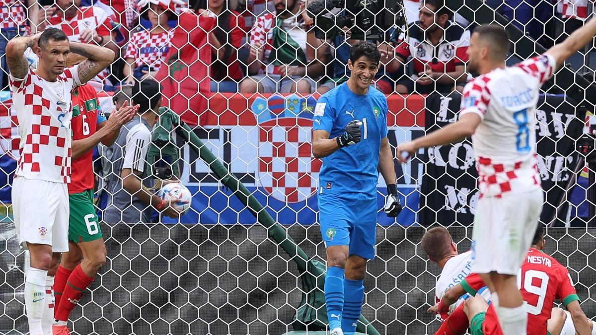 Bono celebra una gran parada ante Croacia