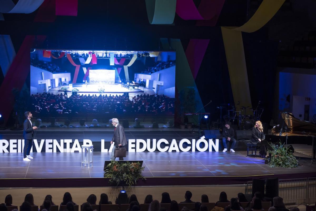 Aquí las mejores imágenes del 3º Congreso "Reinventar la Educación" en Torrevieja