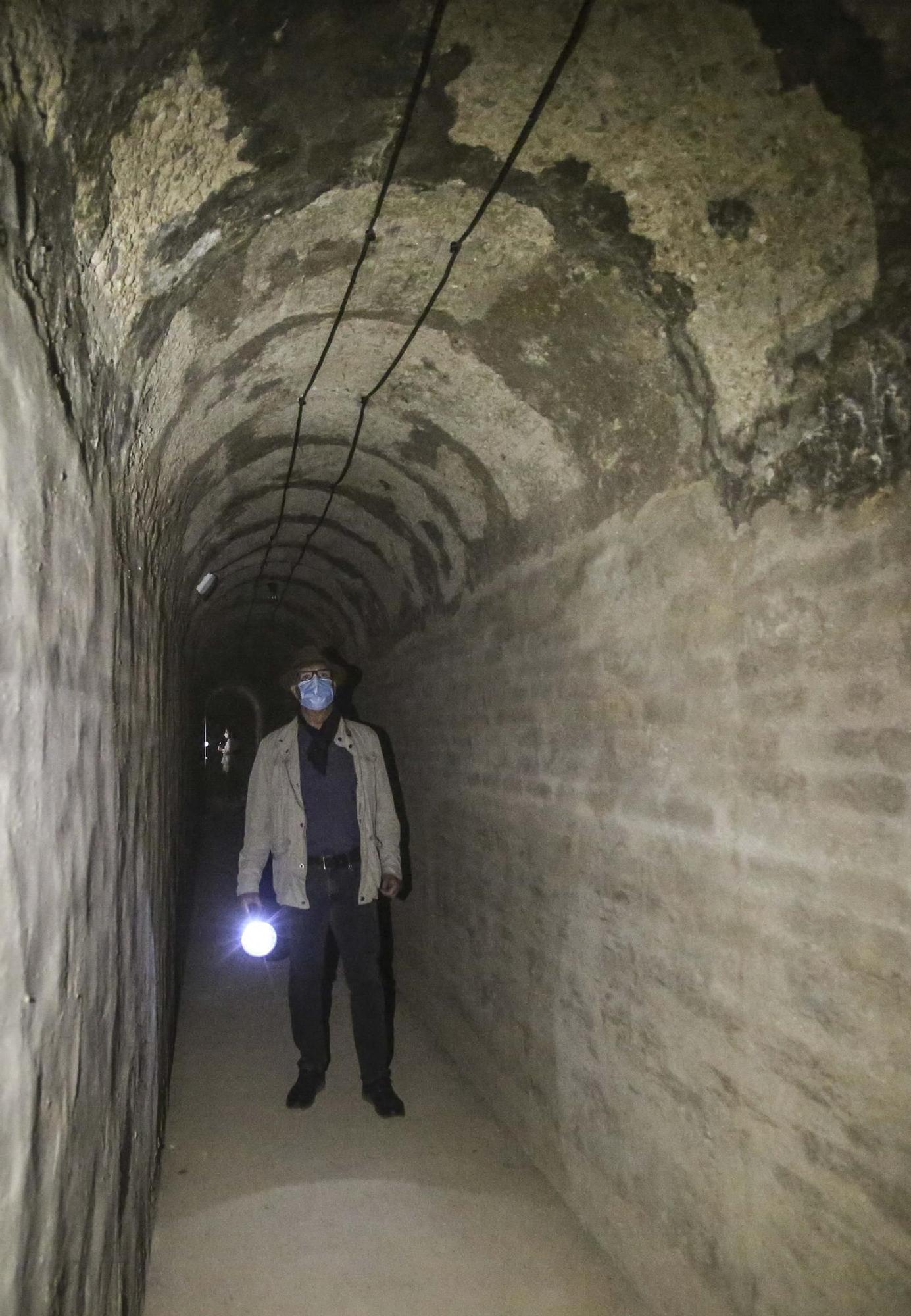 Un túnel del refugio al convento de Santa Faz