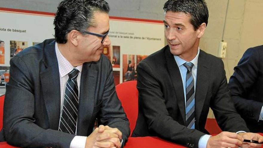 Josep Vives i Jaume Arnau, expresident i actual president del Bàsquet Manresa, ahir