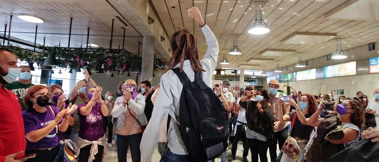 Alberto Rodríguez a su llegada a Tenerife tras perder el escaño.