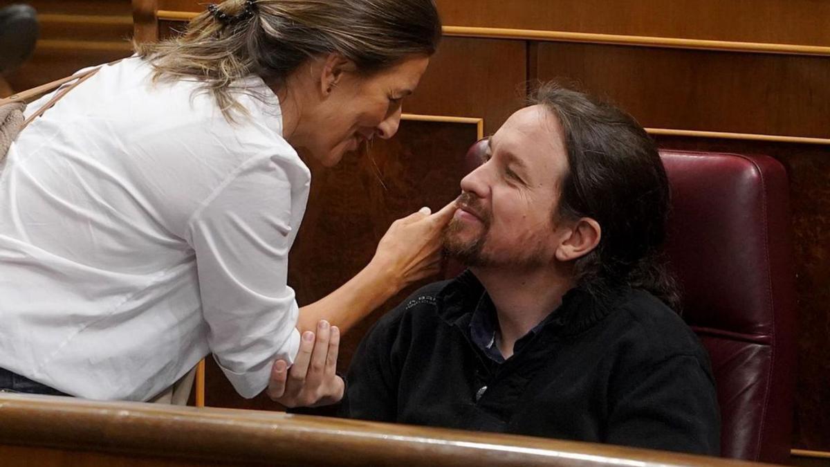 Yolanda Díaz y Pablo Iglesias, en el Congreso, en septiembre de 2019. | JOSÉ LUIS ROCA