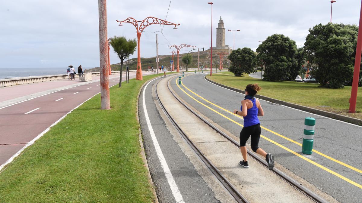 'Runners' en el paseo marítimo de A Coruña.