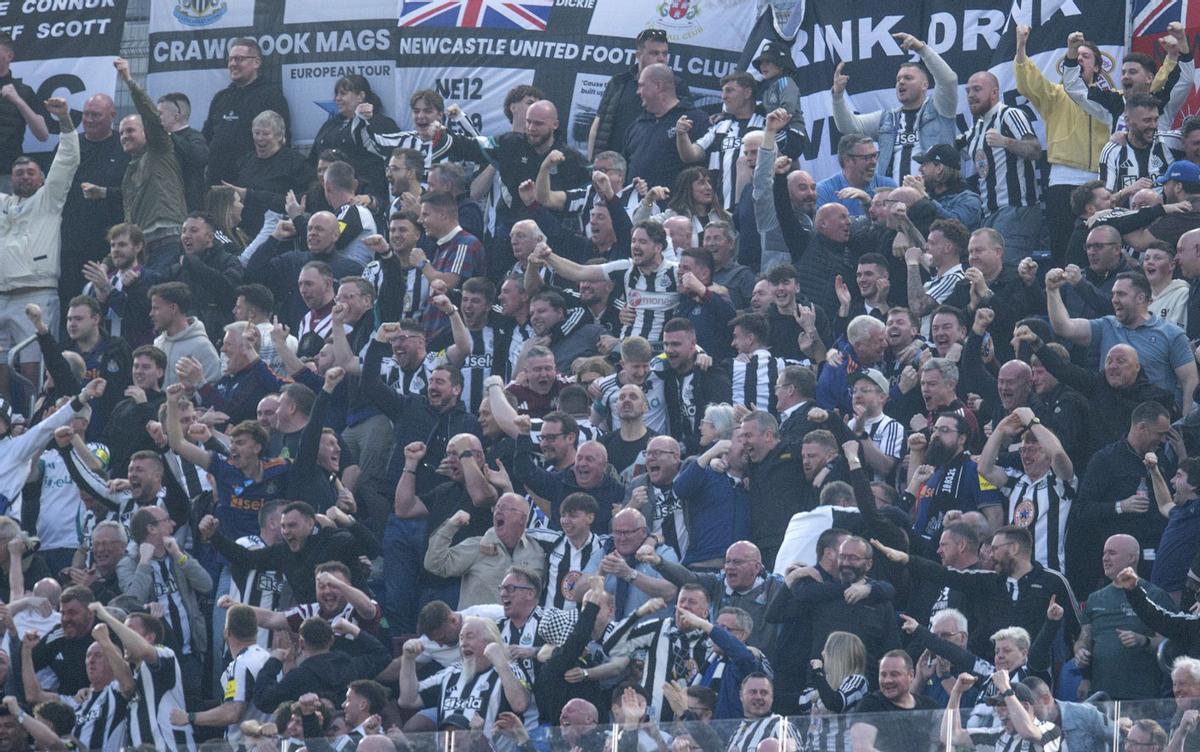 Barcelona estudiarà un pla amb el Barça per controlar ‘hooligans’