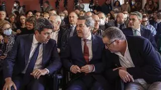 El Consell reduce a la mitad el peso del valenciano para la contratación de sanitarios