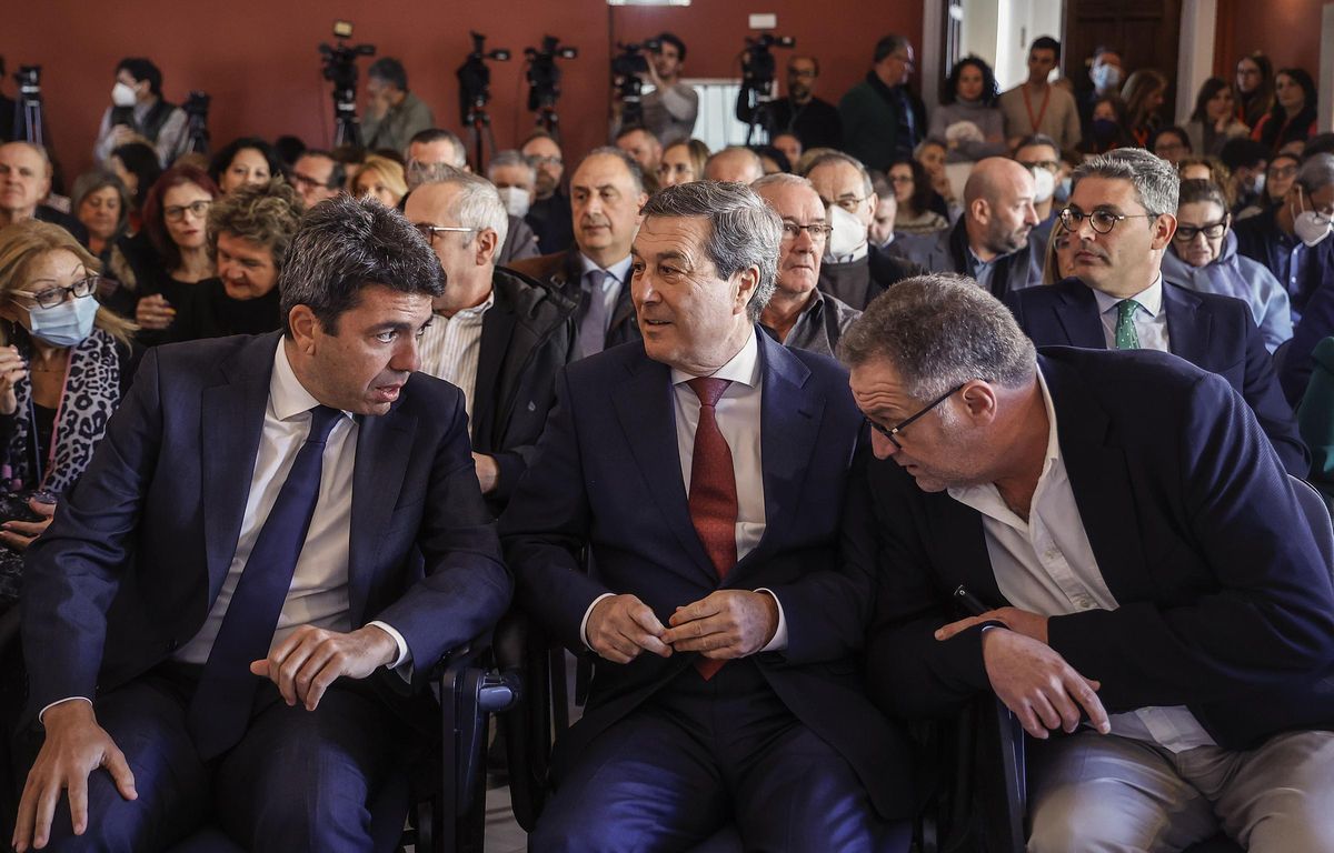 Carlos Mazón y Marciano Gómez en la presentación del nuevo Plan de Salud Mental de 2024.