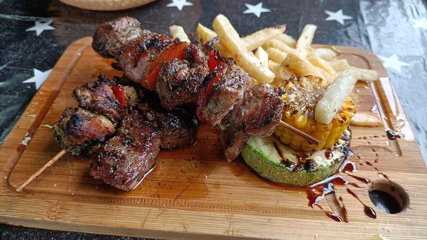 ¿El mejor guachinche de Canarias? Este rincón en Valsequillo lo tiene todo: fresas, vino y carne a la brasa
