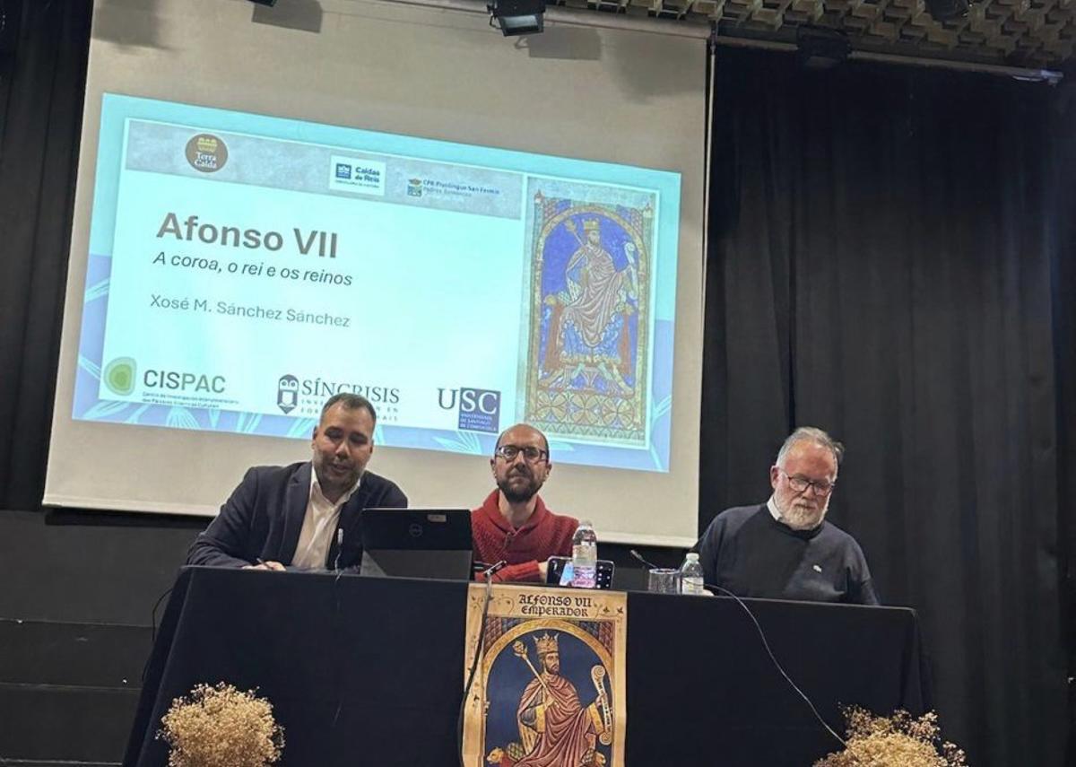 El alcalde, en una de las conferencias. | FDV