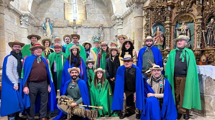 Cela volve a afinar para cantar o seu Bando de Nadal