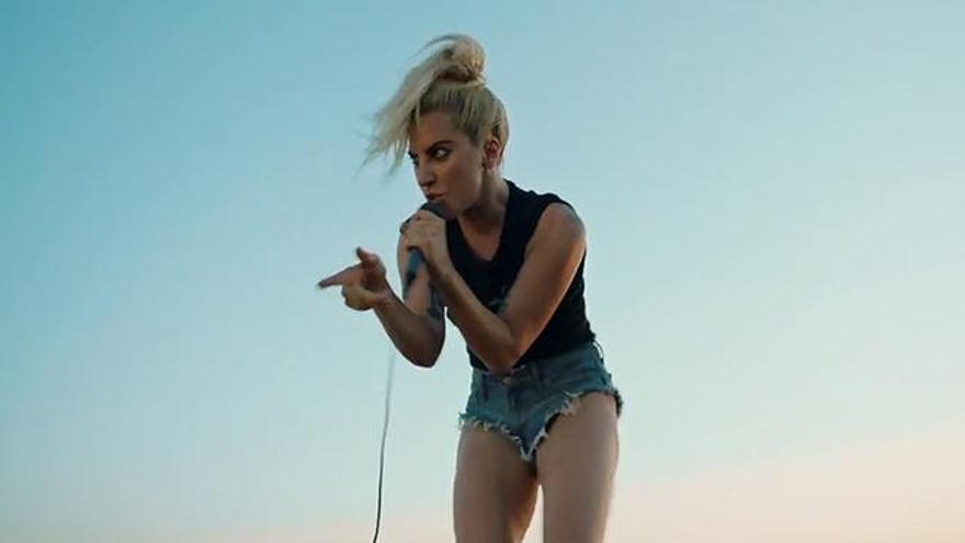 Lady Gaga vuelve rockera en su nuevo videoclip