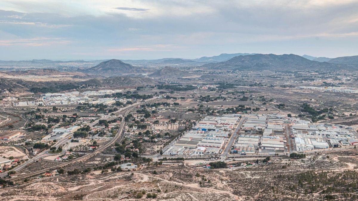 Imagen aérea de los polígonos Finca Lacy y Campo Alto de Elda.
