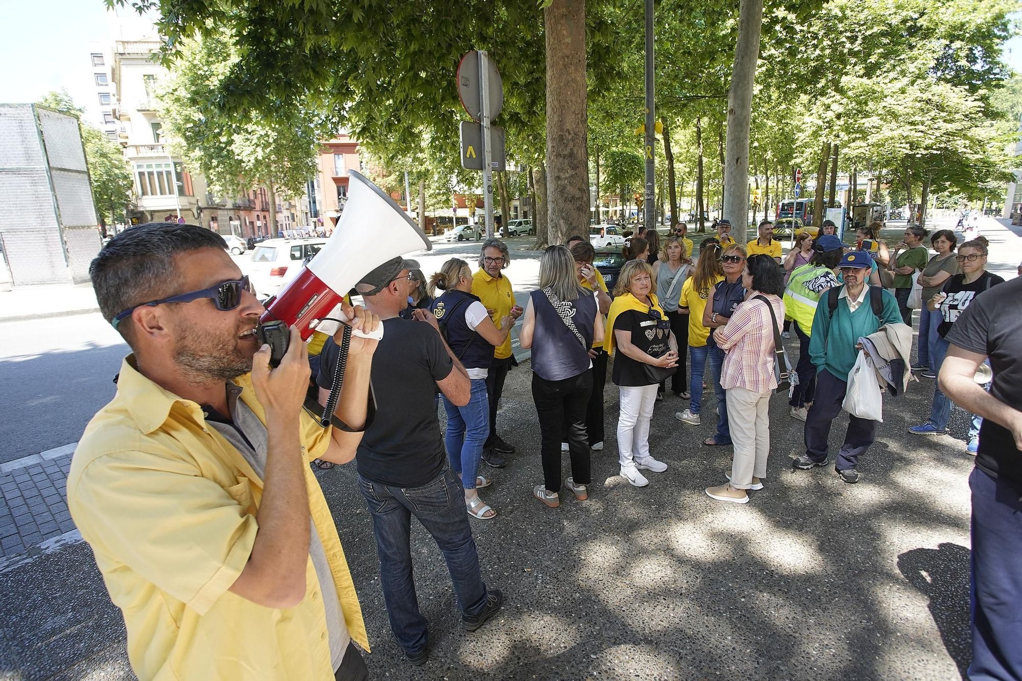 Les fotos de la protesta dels treballadors de Correus a Girona