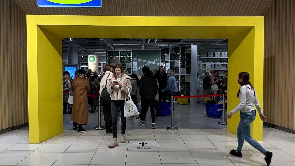 Una tienda de Ikea en Moscú, antes de que la compañía de muebles anunciase el cierre de sus establecimientos en Rusia, en marzo de 2022.