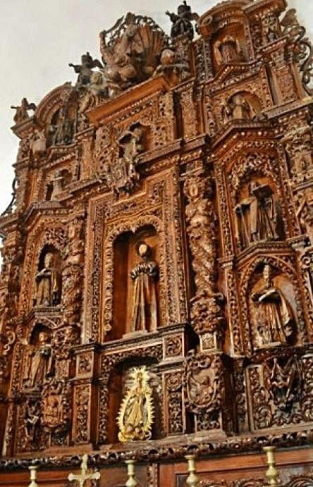 Las catorce figuras de madera del retablo que los Franco solicitan retirar.
