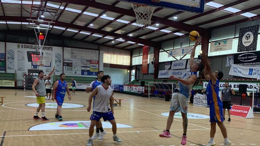 “Los Angelitos de Castro” y “Pilas Puestas” vencen en el Torneo 3x3 Rapa das Bestas