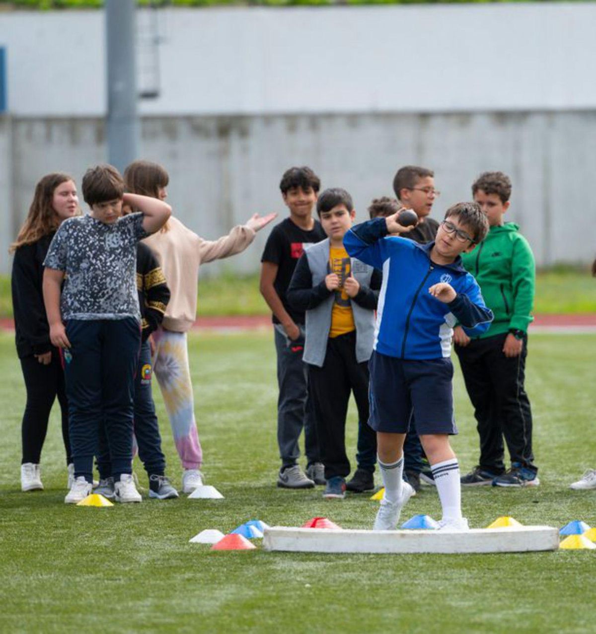 Alumnado de Marín participa en una jornada lúdico-deportiva dentro del programa Xogade