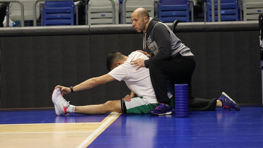 Fernández recuperando.