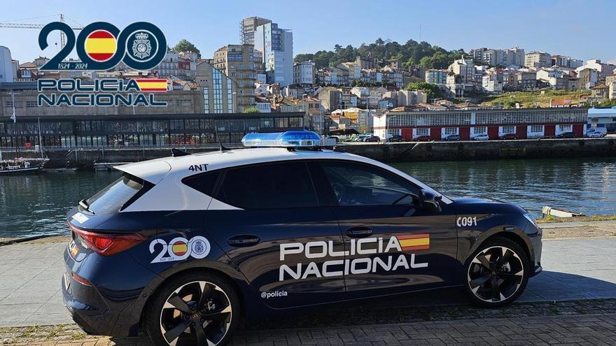 Detenido tras irrumpir en la casa de una anciana en Vigo y robarle 150 euros tras amenazarla con un martillo y un cuchillo