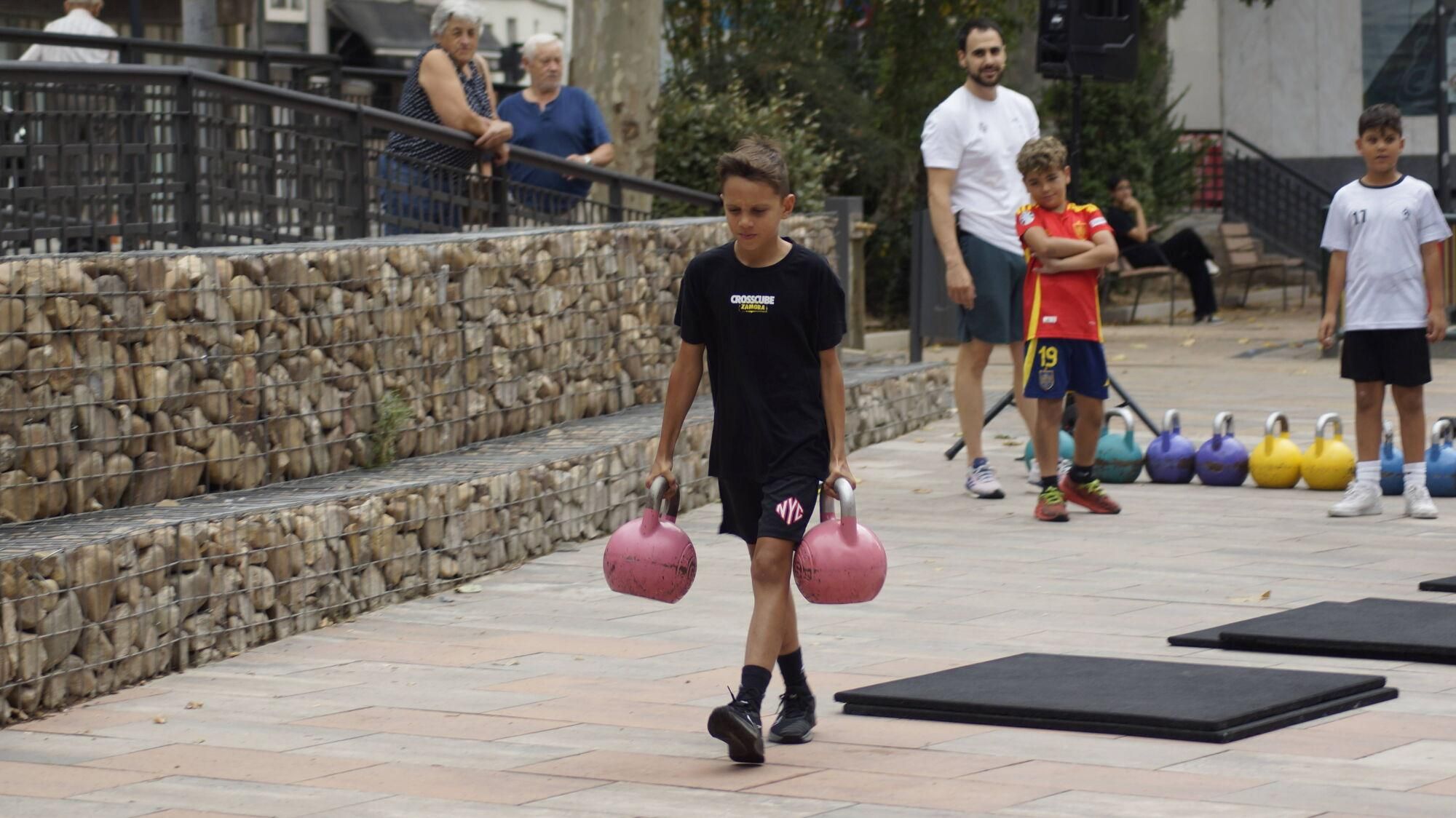 Exhibición de halterofilia y CrossFit en Plaza de la Puebla, Zamora.
