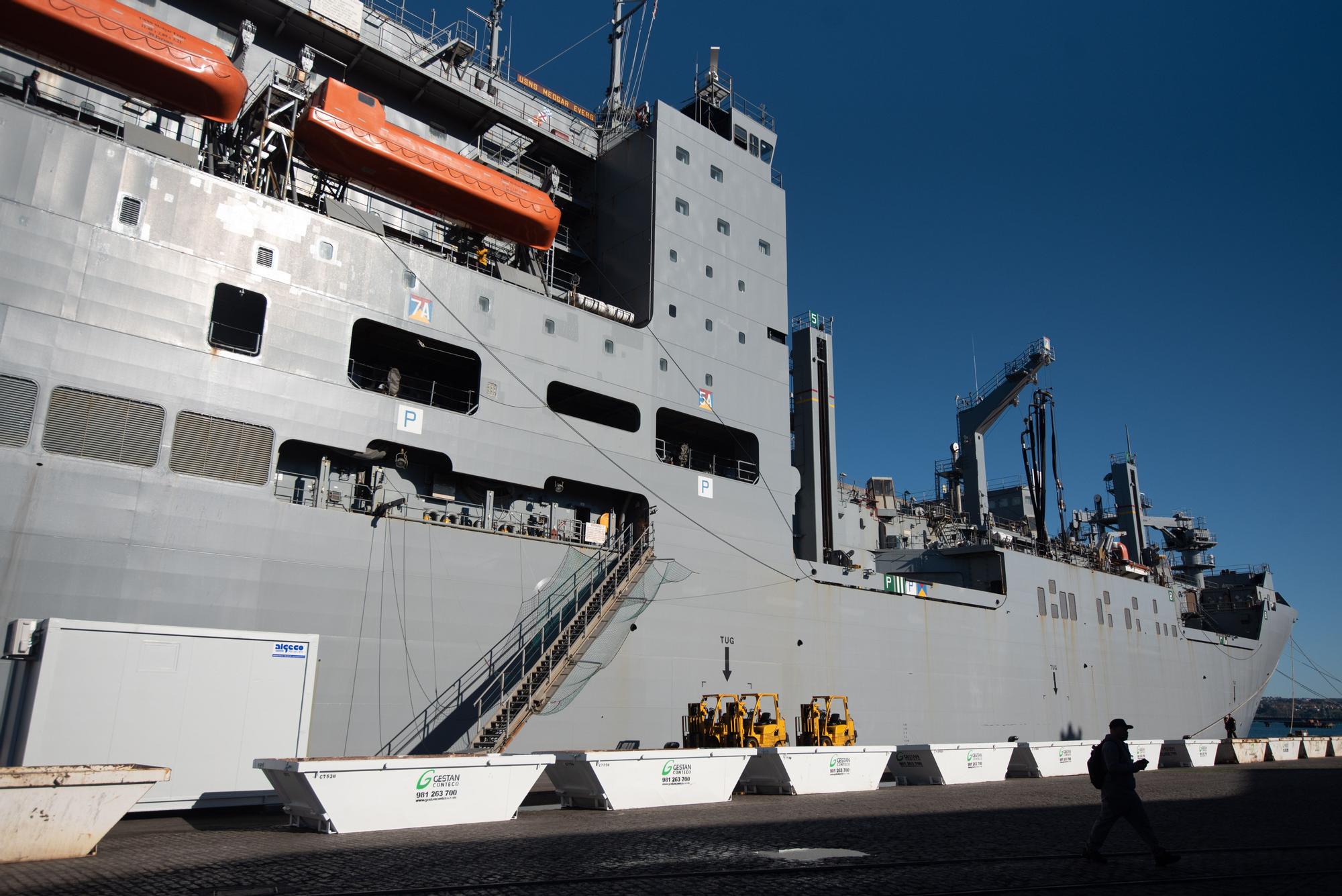 Atraca en el puerto de A Coruña un buque de la Armada americana