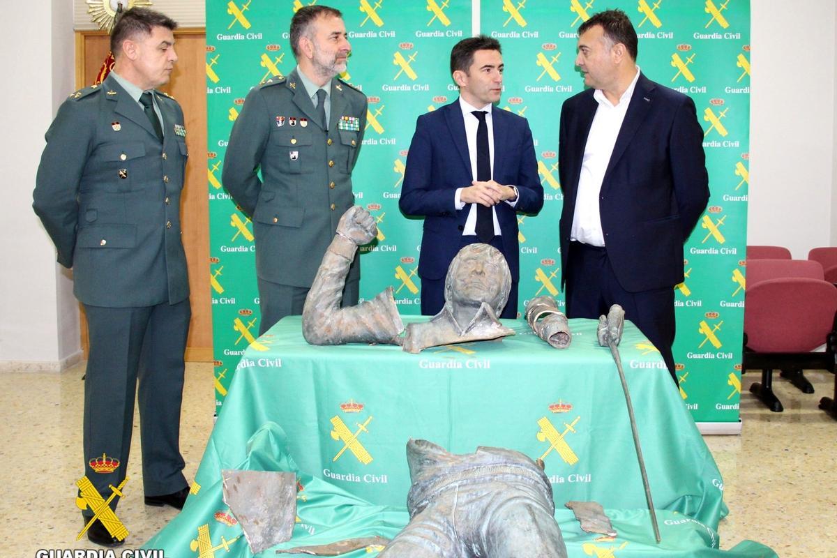 Tras recuperar todas las piezas, se estudiará si es posible reconstruirla y devolverla a su lugar original