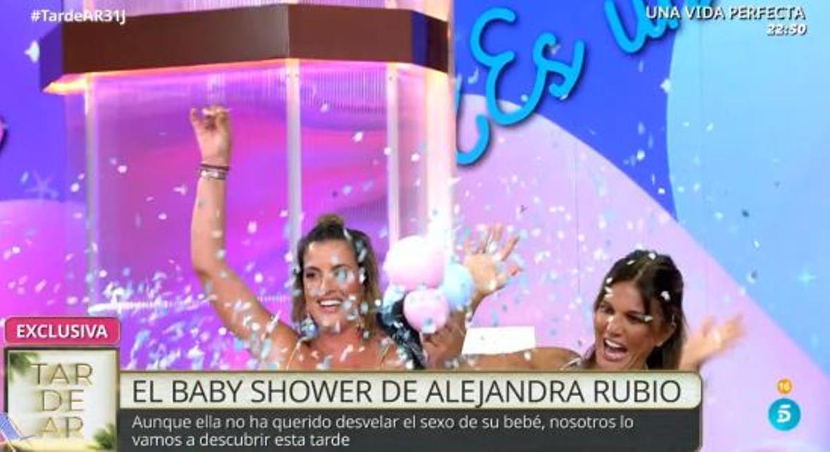 Marta López y Leticia Requejo dan el sexo del bebé de Alejandra Rubio