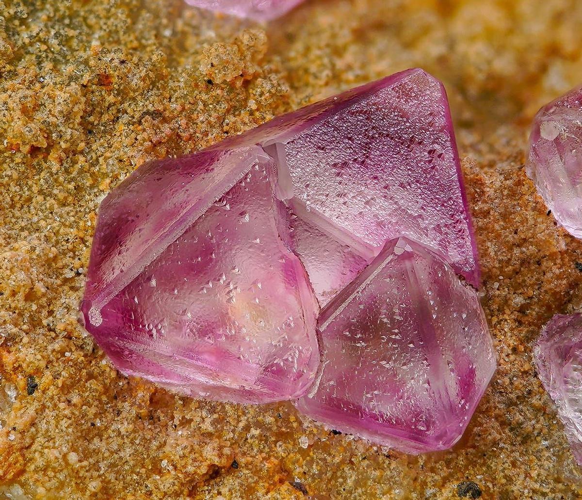 Cuarzos, amatistas, piritas y otros minerales estarán disponibles en la feria.