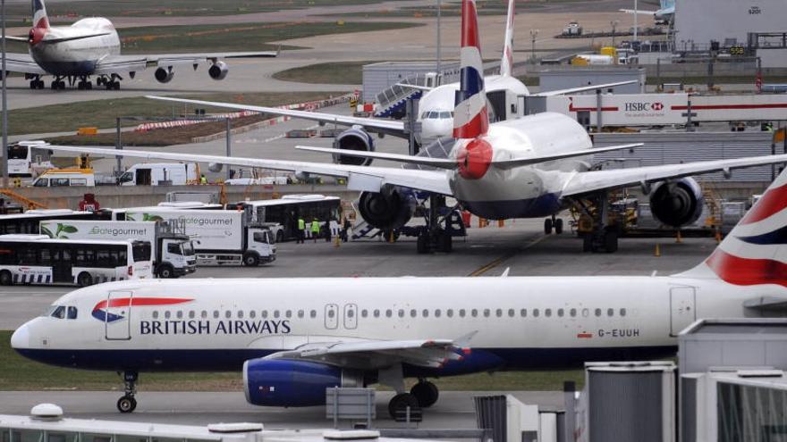 Aviones en el aeropuerto de Heathrow.