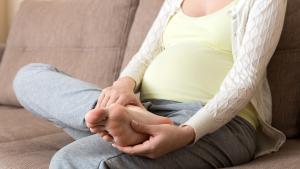 9 recomendaciones del podólogo para cuidar los pies durante el embarazo