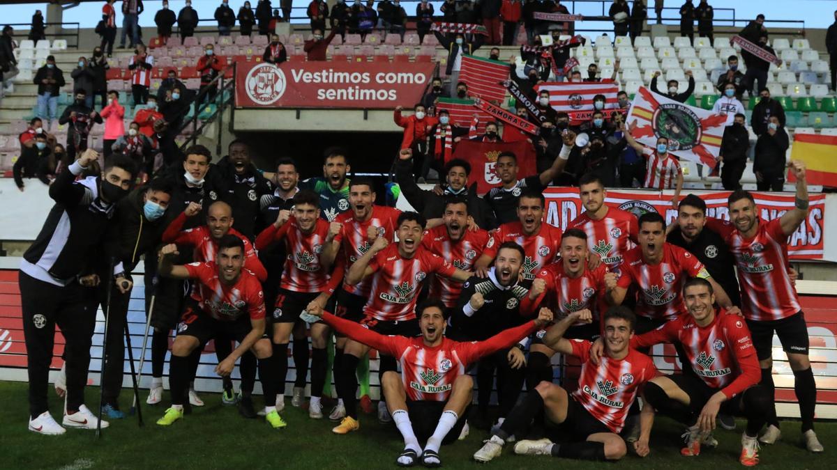 El Zamora CF celebra el liderato