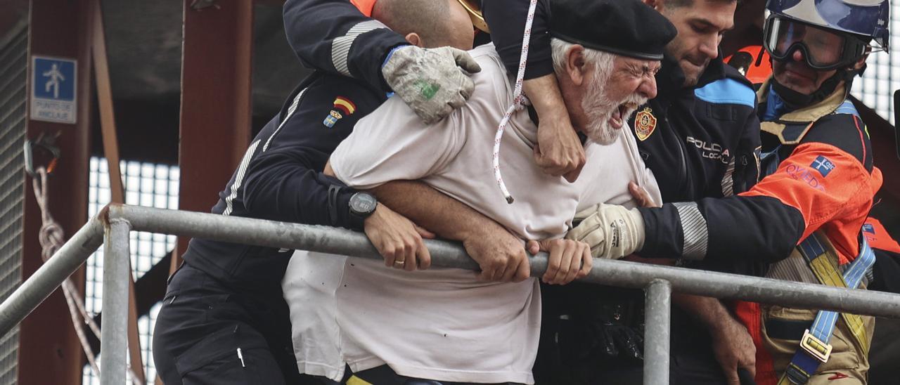 Agentes antisuicidio: así se forman policías y bomberos para salvar vidas en el último minuto